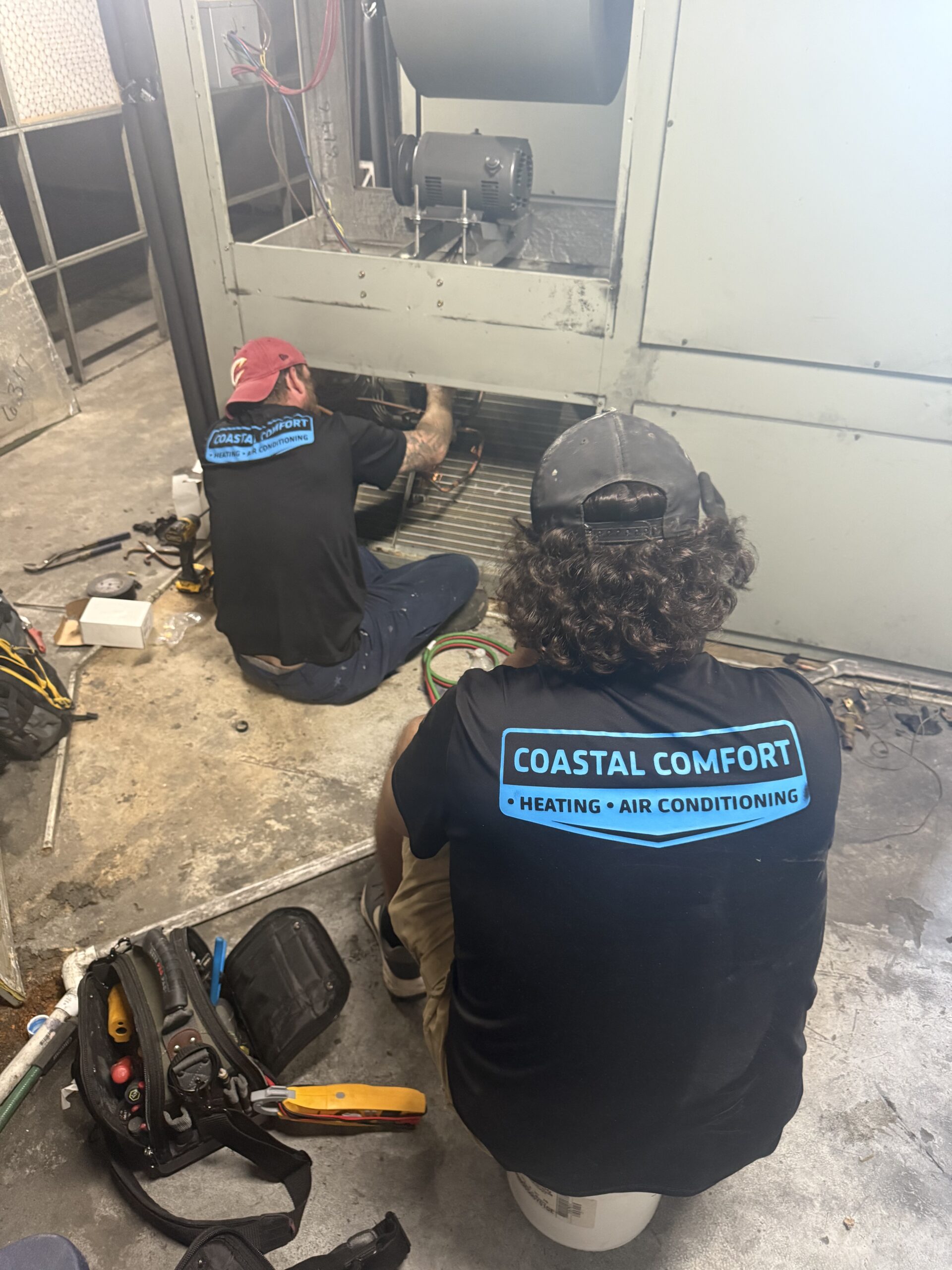 Commercial rooftop HVAC service